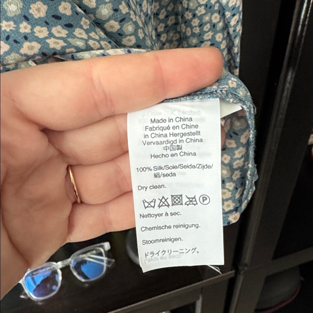 Madewell Silk Poet Top in Bitsy Floral - Picture 6 of 6